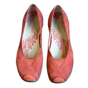 Merrell Isabella Porcelain Rose Slip On Shoes Women’s 6 Suede Casual Shoes